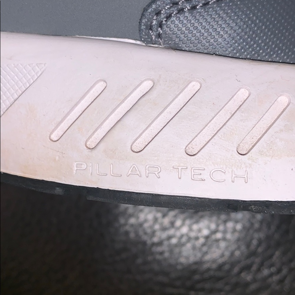 EUC Nike Pink/gray shoes... in great condition - Picture 6 of 8